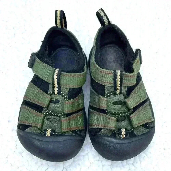 Keen Green Non Marking Closed Toe Velcro Sandal (24M) - Picture 3 of 12